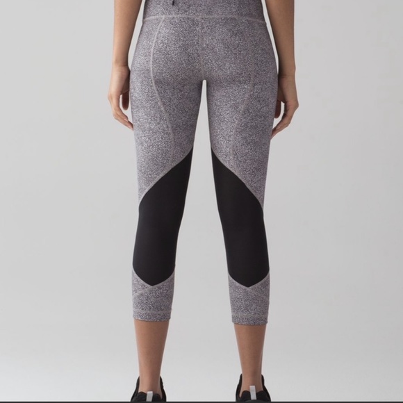 Lululemon Pace Rival Crop Leggings. Size 6. - Picture 3 of 8